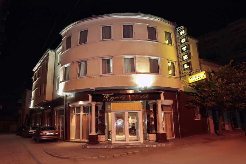 Hotel Regency Korcza Zewnętrze zdjęcie