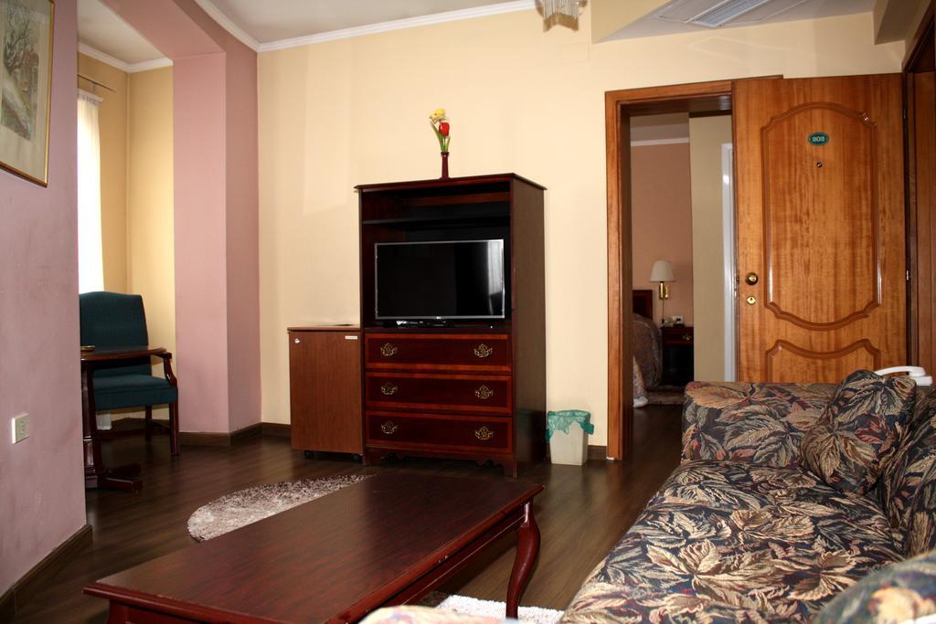 Hotel Regency Korcza Zewnętrze zdjęcie