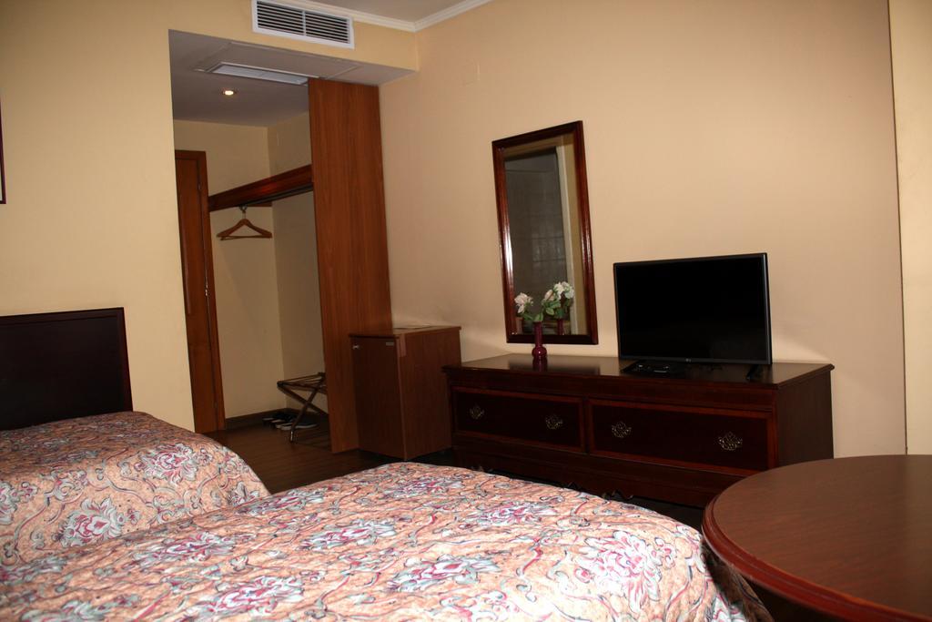 Hotel Regency Korcza Zewnętrze zdjęcie