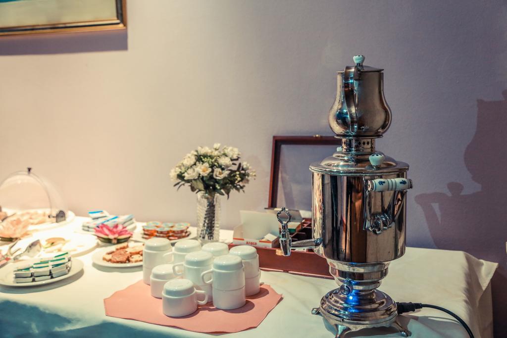 Hotel Regency Korcza Zewnętrze zdjęcie