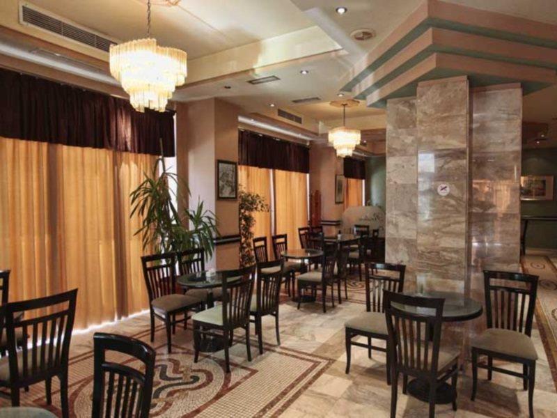 Hotel Regency Korcza Zewnętrze zdjęcie