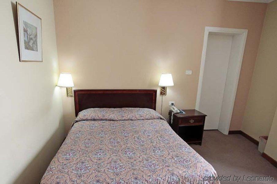 Hotel Regency Korcza Zewnętrze zdjęcie
